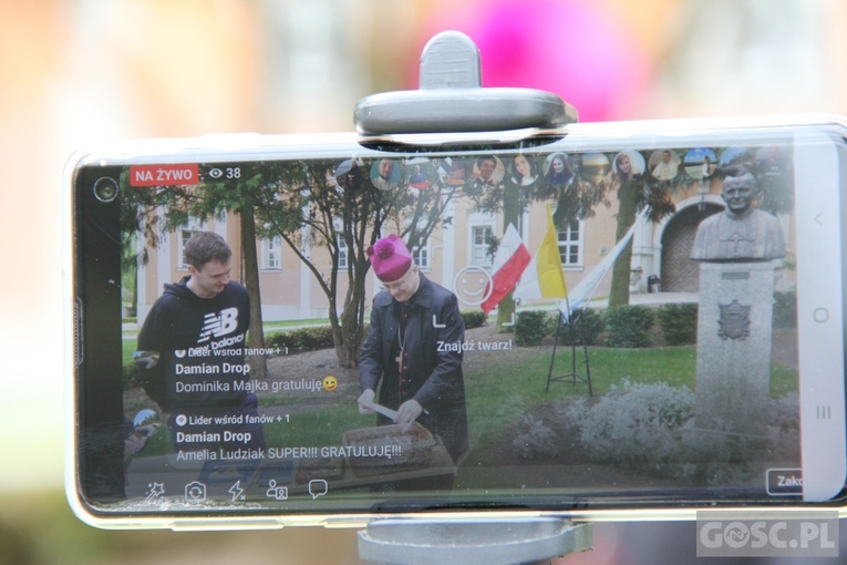 LIVE z biskupem w Paradyżu