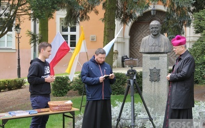 LIVE z biskupem w Paradyżu