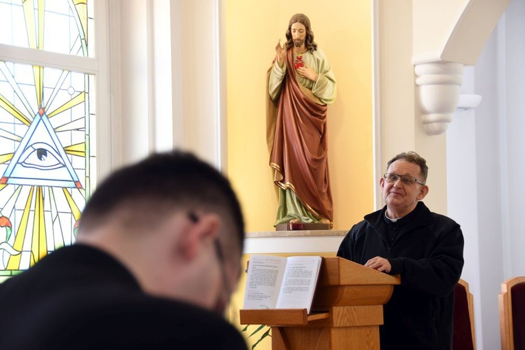 Jedna z konferencji w polanickim domu rekolekcyjnym.