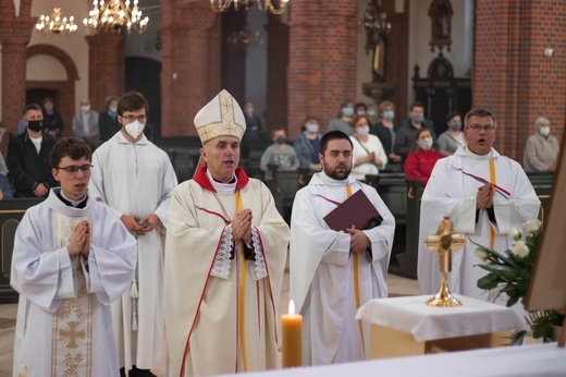 Wprowadzenie relikwii św. Jana Pawła II w Bobrku