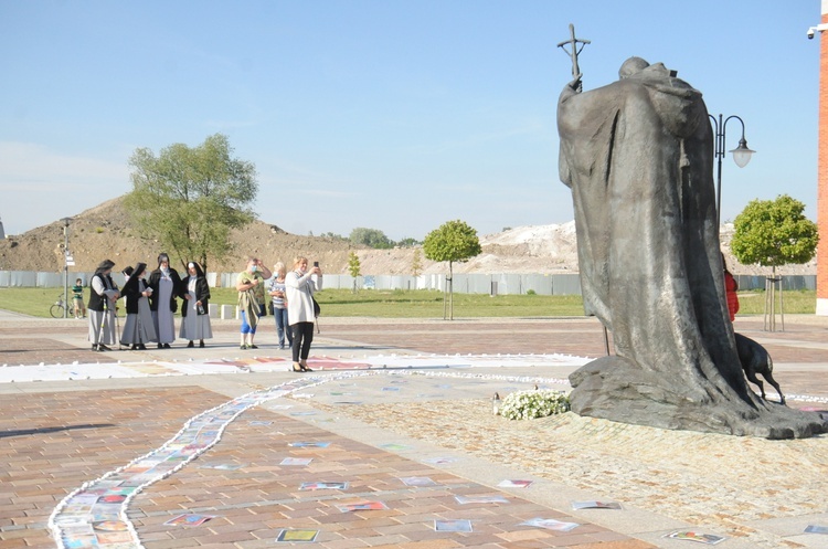 Obchody 100. rocznicy urodzin św. Jana Pawła II na Białych Morzach, cz. 3