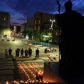 Rybnik. 100 świateł na 100. urodziny Jana Pawła II