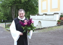 Ks. Jan Rosiek, dyrektor ośrodka w Rudach, w roli cystersa.