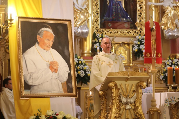 Obchody 100. urodzin św. Jana Pawła II w bazylice w Hałcnowie