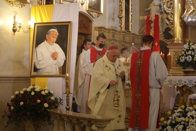 Obchody 100. urodzin św. Jana Pawła II w bazylice w Hałcnowie