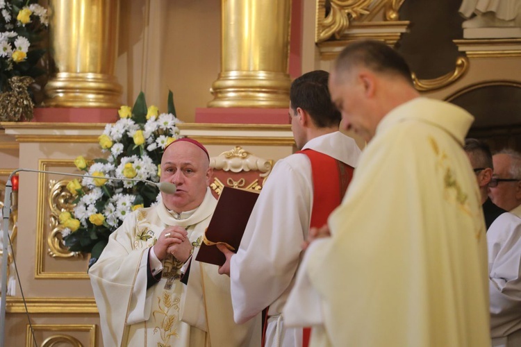 Obchody 100. urodzin św. Jana Pawła II w bazylice w Hałcnowie