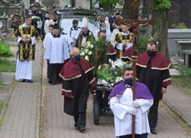 Biegnij do klasztoru jak do pustego grobu