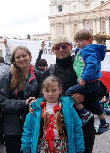 Uczniowie Jana Pawła II z Podłopienia