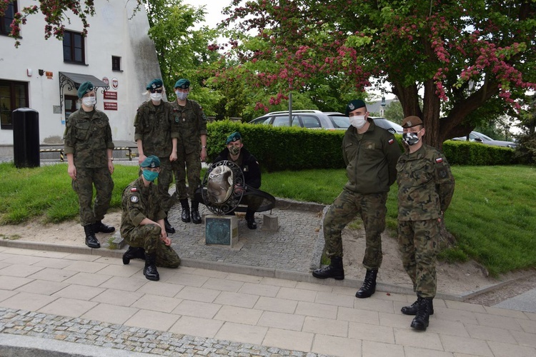 Podchorążowie WOT zwiedzali Sandomierz