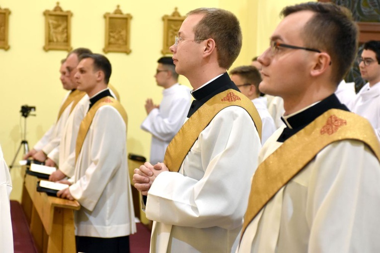 Pożegnanie diakonów w świdnickim WSD