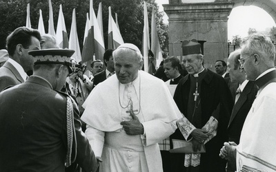 Czy wywiad PRL dostrzegł na czas papieski potencjał Karola Wojtyły?