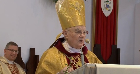 Abp Henryk Hoser przestrzegał przed niebezpieczeństwami czyhającymi na kapłańskiej drodze.