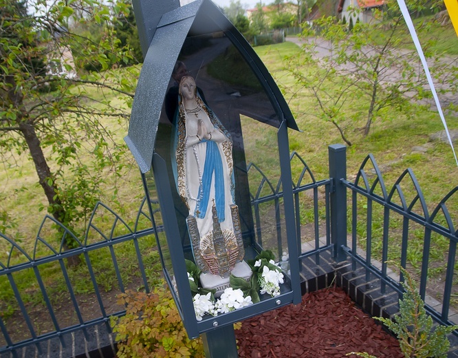 Majowa galeria. Kapliczki maryjne w diecezji