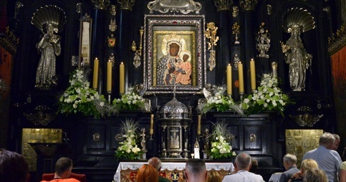 W tym roku Rodzina Różańcowa stawi się przed tronem Matki Bożej sercem.