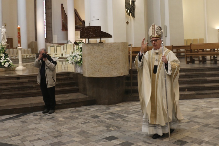 Katowice. Jubileusze małżeńskie w katedrze