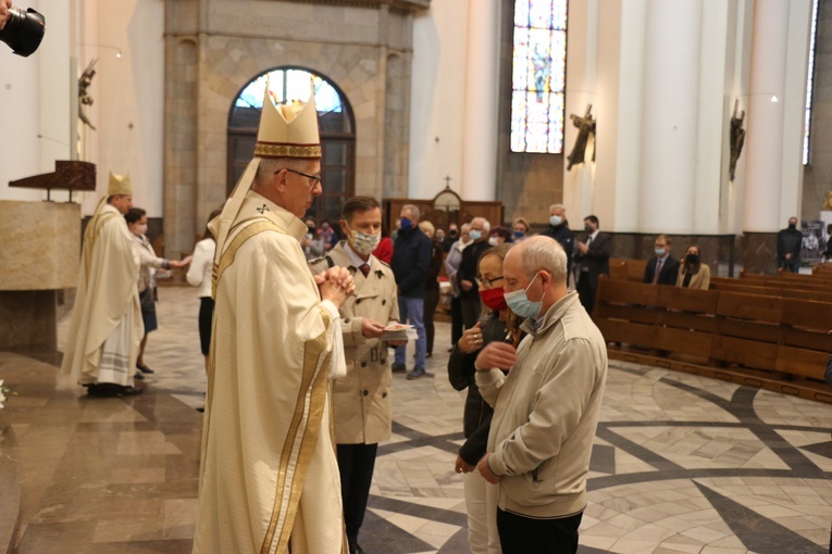 Katowice. Jubileusze małżeńskie w katedrze