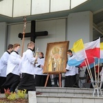 Jan Paweł II i kard. Stefan Wyszyński w Trzebnicy