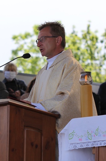 Jan Paweł II i kard. Stefan Wyszyński w Trzebnicy