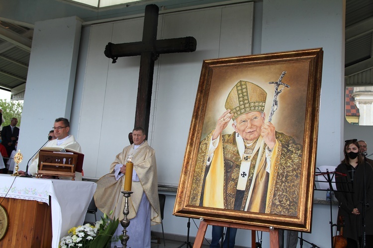 Jan Paweł II i kard. Stefan Wyszyński w Trzebnicy