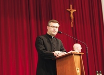 ▲	Ks. Piotr Kaczmarek, rektor łowickiego seminarium, święcenia przyjął 20 lat temu.