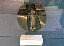 ▲	Medalierskie rozmowy  ze świętym z Wadowic.