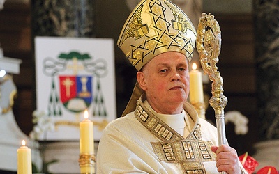 Biskup legnicki bp Z. Kiernikowski.
