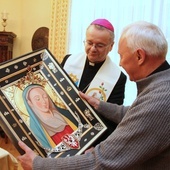 Bp Lityński ofiarował parafii w Szprotawie kopię obrazu Matki Bożej Rokitniańskiej