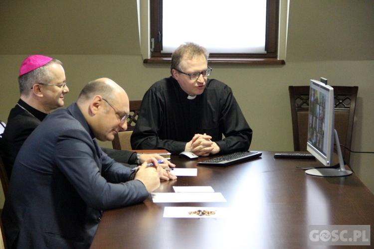 Wideokonferencja bp. Tadeusza Lityńskiego z dziekanami