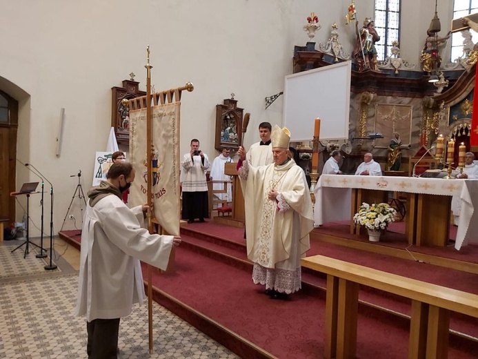 Msza św. z okazji 30-lecia samorządności w Dzierżoniowie