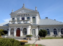 Pomysłodawcą i organizatorem festiwalu jest Ośrodek Kultury i Sztuki "Resursa Obywatelska" w Radomiu.