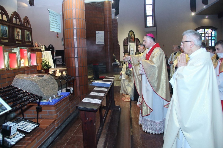 Relikwie św. Brata Alberta Chmielowskiego i św. Rafała Kalinowskiego w słupskim sanktuarium