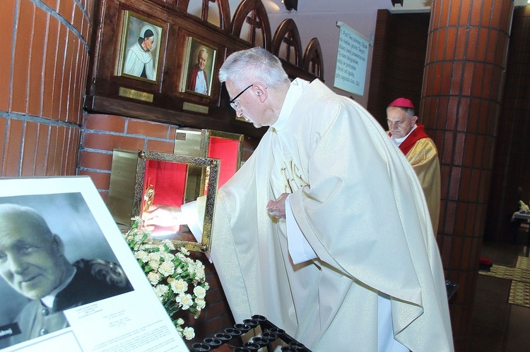 Relikwie św. Brata Alberta Chmielowskiego i św. Rafała Kalinowskiego w słupskim sanktuarium