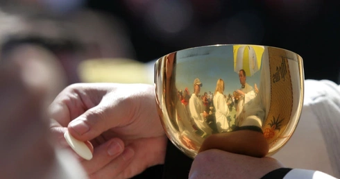 Ograniczenia zostały zniesione, ale nadal podczas zgromadzeń liturgicznych należy zachować środki ostrożności.