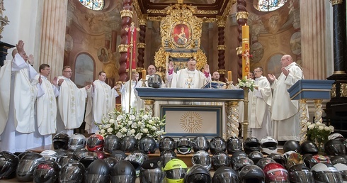 Motocykliści biorą kurs na Skrzatusz