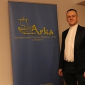Ks. Krzysztof Bochniak zachęca do włączenia się w akcje stowarzyszenia.