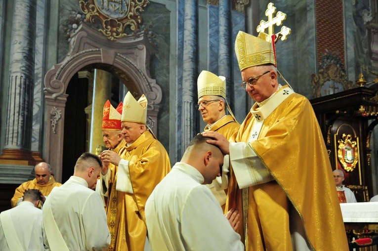 Święcenia kapłańskie w archikatedrze lubelskiej