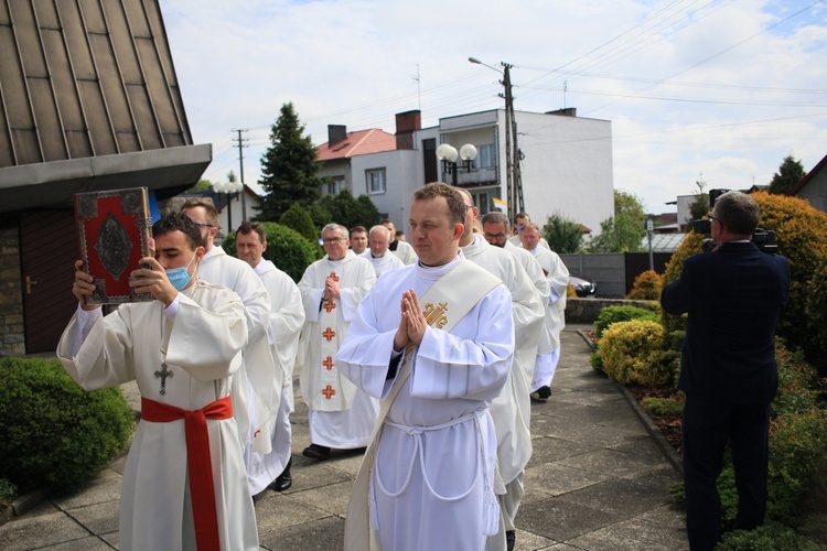 Dziewkowice. Święcenia kapłańskie ks. Damiana Sklorza