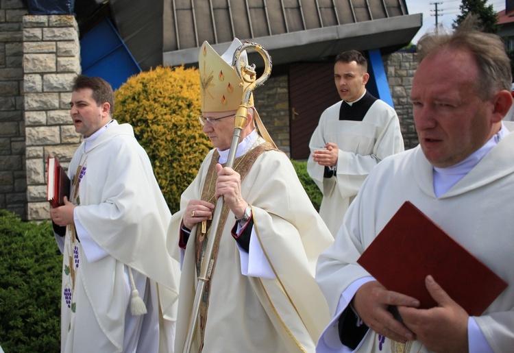 Dziewkowice. Święcenia kapłańskie ks. Damiana Sklorza