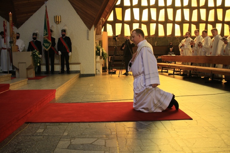 Dziewkowice. Święcenia kapłańskie ks. Damiana Sklorza