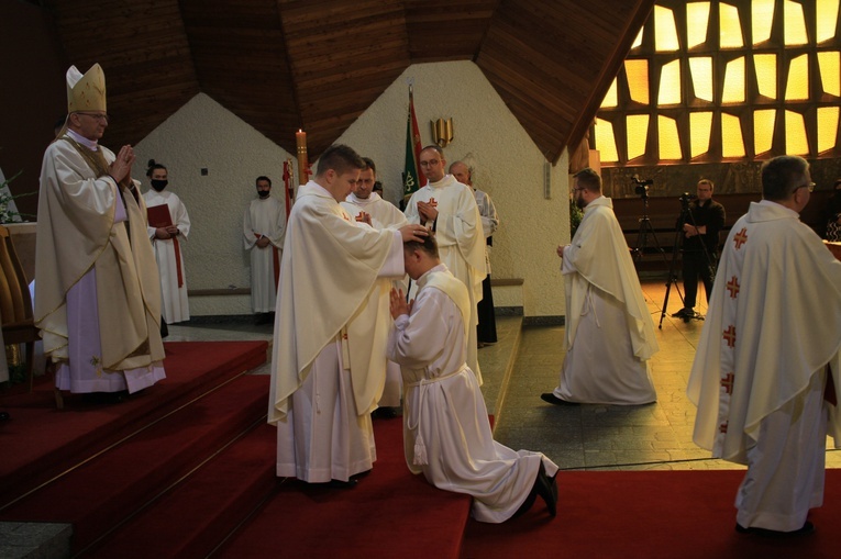 Dziewkowice. Święcenia kapłańskie ks. Damiana Sklorza