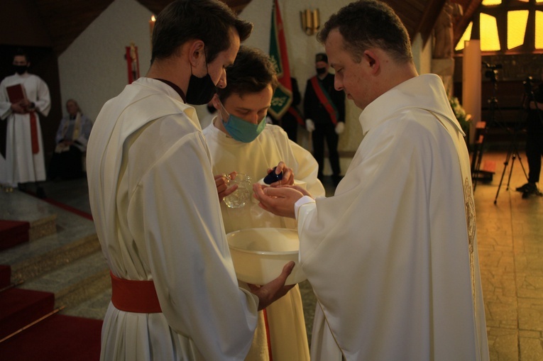Dziewkowice. Święcenia kapłańskie ks. Damiana Sklorza