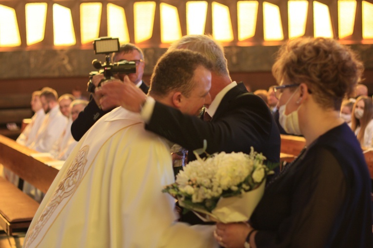 Dziewkowice. Święcenia kapłańskie ks. Damiana Sklorza