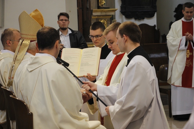 Łowicz. Święcenia kapłańskie