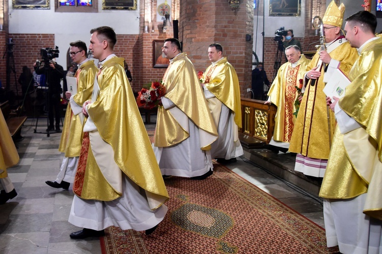 Święcenia kapłańskie. Konkatedra św. Jakuba w Olsztynie