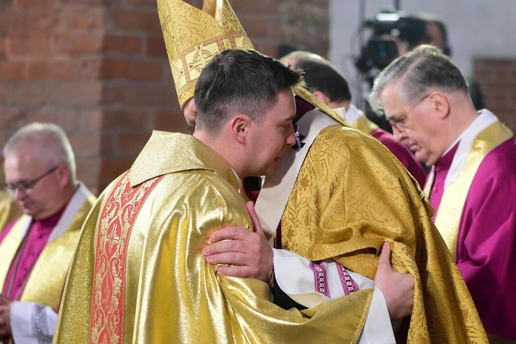 Święcenia kapłańskie. Konkatedra św. Jakuba w Olsztynie