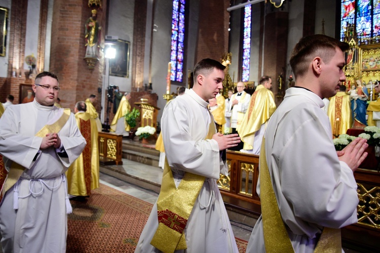 Święcenia kapłańskie. Konkatedra św. Jakuba w Olsztynie