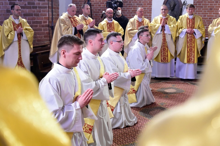 Święcenia kapłańskie. Konkatedra św. Jakuba w Olsztynie