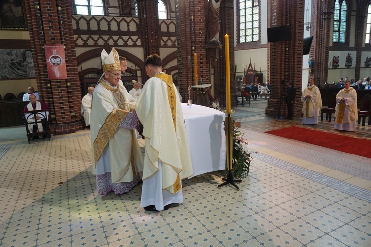 Święcenia w katedrze gliwickiej 