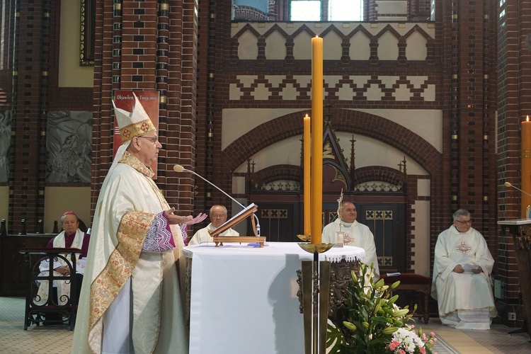 Święcenia w katedrze gliwickiej 