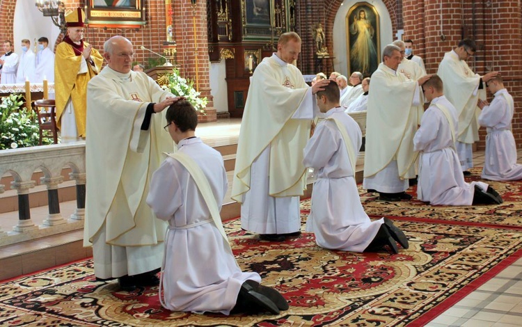 Święcenia w kościele św. Bartłomieja  